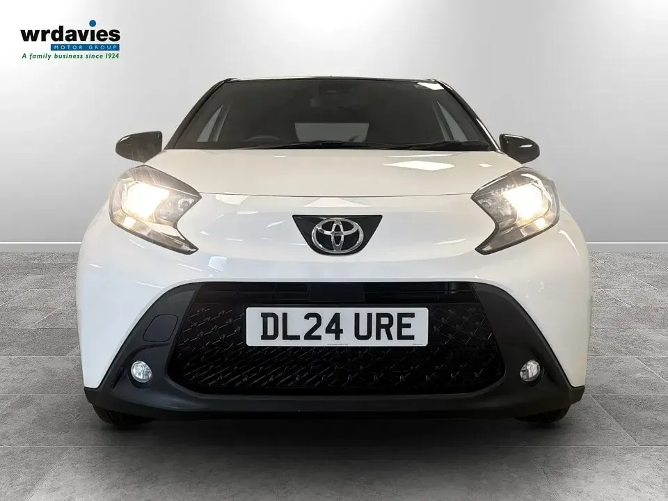 Used Toyota Aygo X 72 HP (52 kW) 2024 White SUV