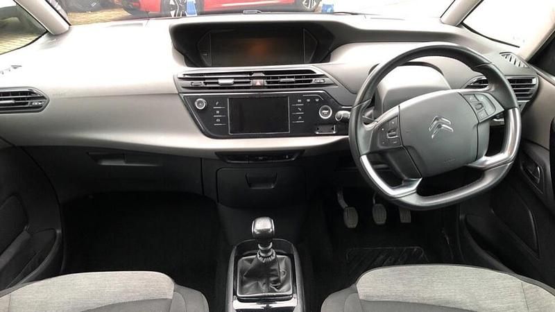 Used Citroën C4 SpaceTourer PureTech 128 HP (94 kW) 2020 Red MPV