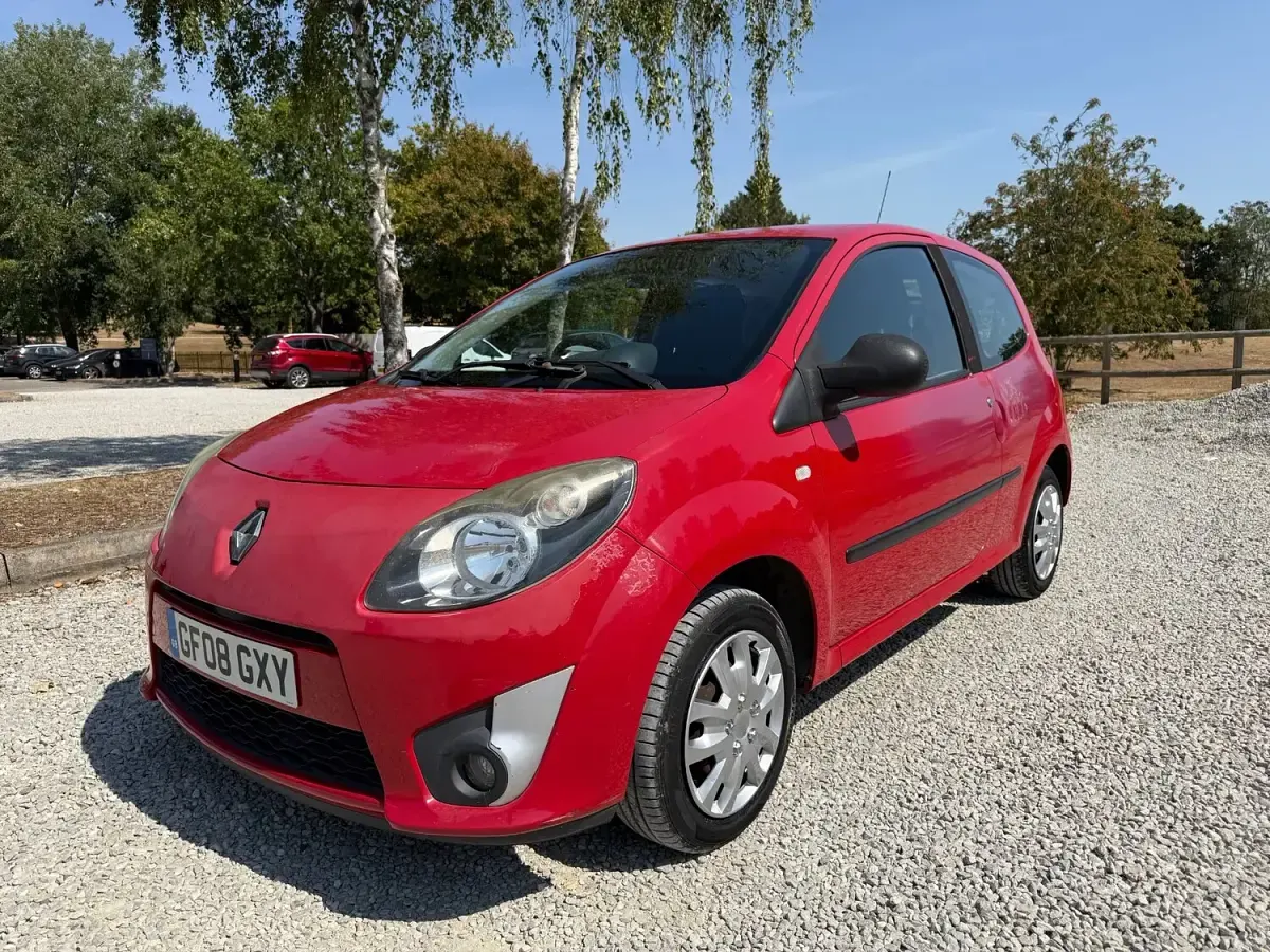 Used Renault Twingo Extreme 58 HP (42 kW) 2008 Red Hatchback