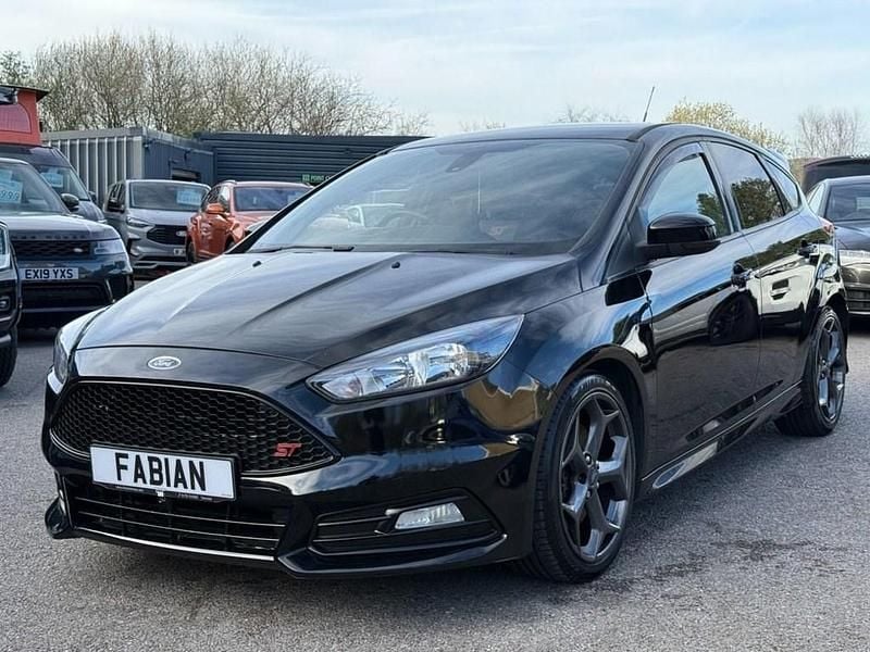 Used Ford Focus ST 185 HP (136 kW) 2015 Black Hatchback