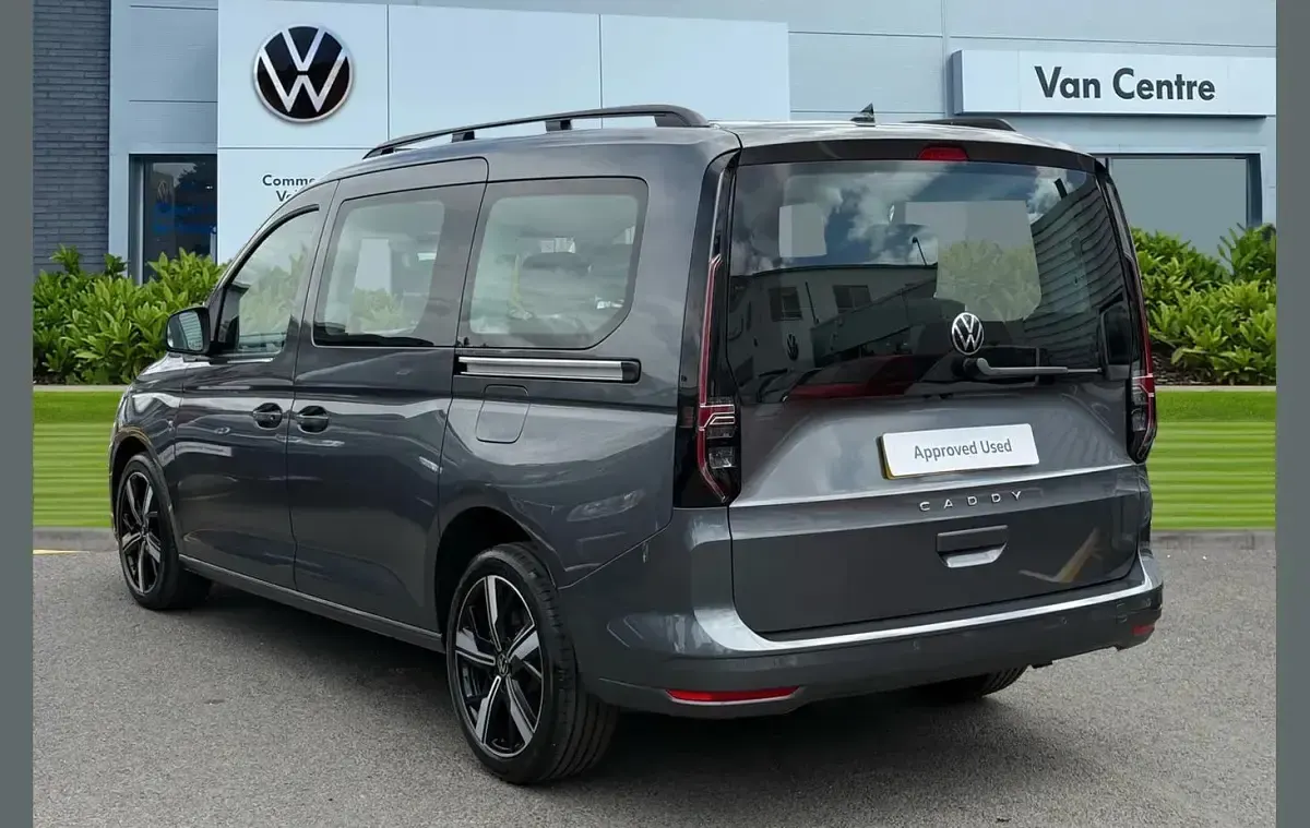 Used VW Caddy Maxi Life 122 HP (89 kW) 2025 Grey MPV