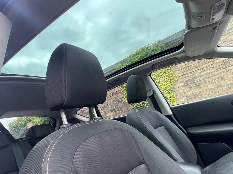 Used Nissan Qashqai N-TEC 2012 Red SUV