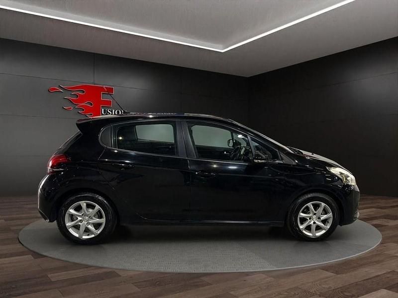Used Peugeot 208 Active 82 HP (60 kW) 2016 Black Hatchback