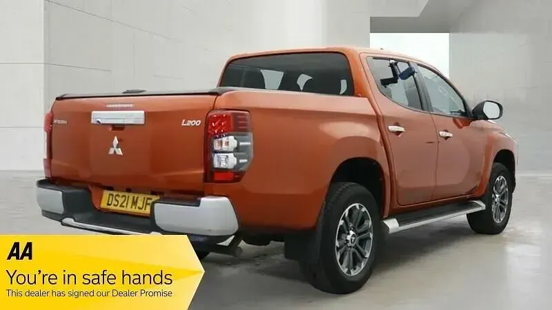 Used Mitsubishi L200 Warrior 150 HP (110 kW) 2021 Orange Pickup