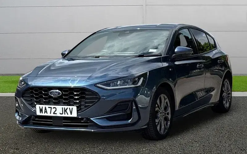 Used Ford Focus ST-Line 125 HP (91 kW) 2023 Blue Hatchback