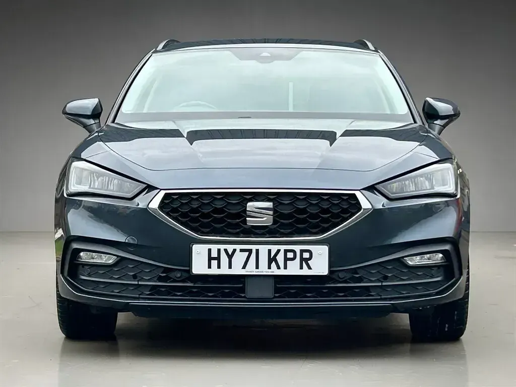 Used Seat Leon SE Dynamic 115 HP (84 kW) 2021 Magnetic grey metallic Estate