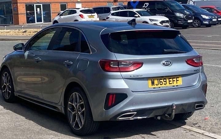 Used Kia Ceed GT-Line 138 HP (101 kW) 2019 Silver Hatchback