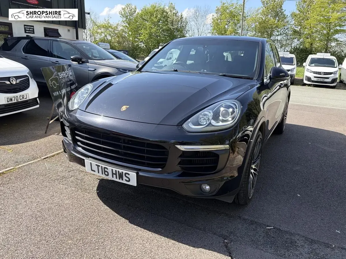 Used Porsche Cayenne Diesel 258 HP (189 kW) 2016 Black SUV
