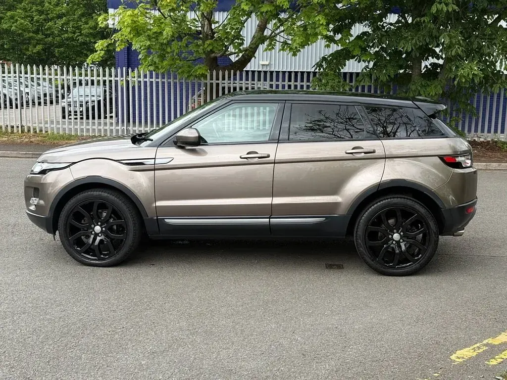 Begagnad Land Rover Range Rover evoque Pure 190 HK (139 kW) 2015 Brun SUV