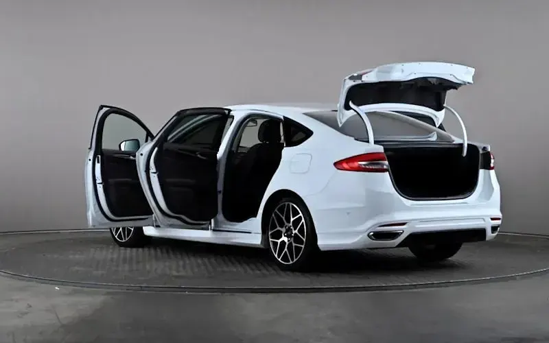 Used Ford Mondeo ST-Line 188 HP (138 kW) 2021 White Sedan