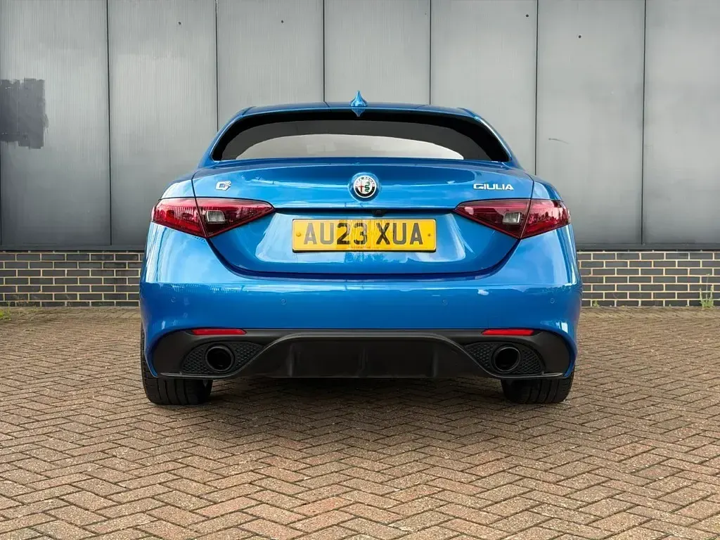 Used Alfa Romeo Giulia Saloon Veloce 280 HP (205 kW) 2023 Misano blue Sedan