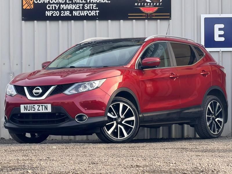Used Nissan Qashqai Tekna 110 HP (80 kW) 2015 Red SUV