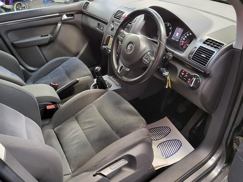 Used VW Touran Sport 140 HP (102 kW) 2013 Grey MPV