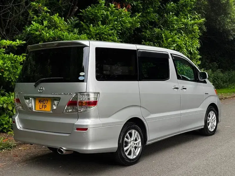 Used Toyota Alphard 159 HP (116 kW) 2007 Silver MPV
