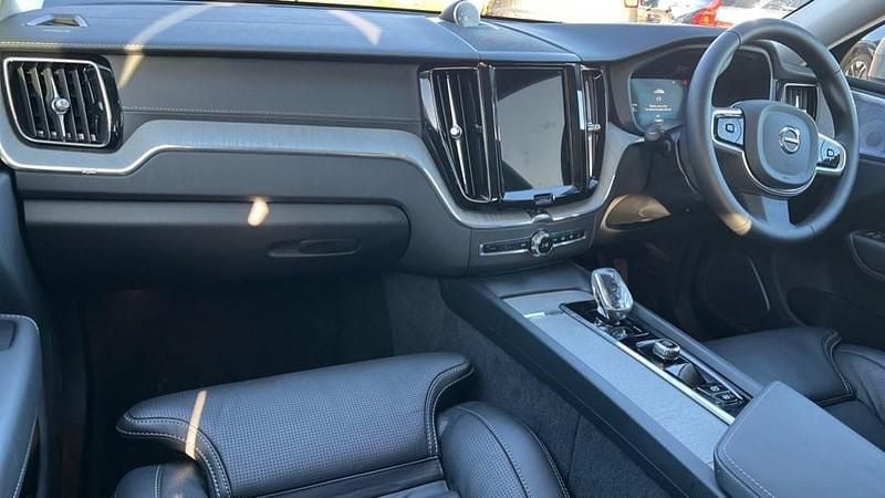 Used Volvo XC60 Ultra 250 HP (183 kW) 2025 Gold SUV