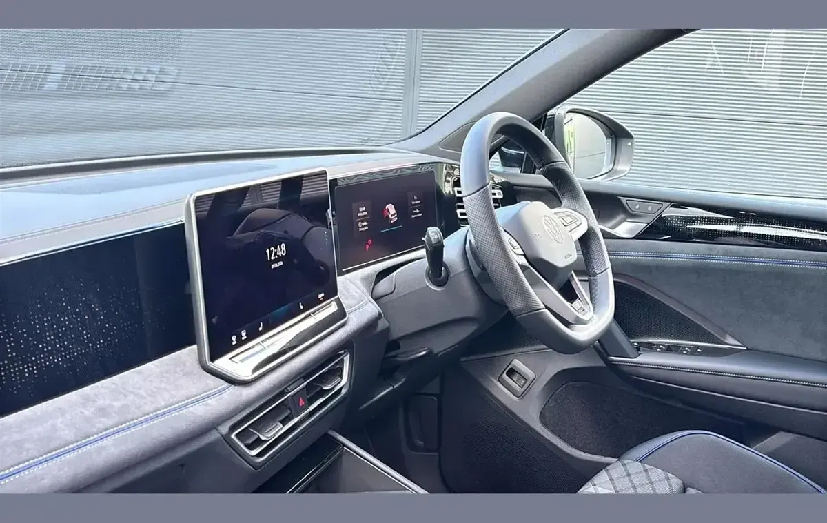 New VW Tiguan R-line 150 HP (110 kW) 2025 Black SUV