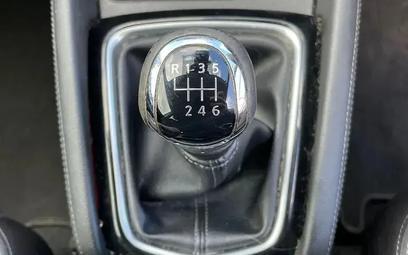 Used Nissan Qashqai N-Connecta 140 HP (102 kW) 2019 Silver SUV