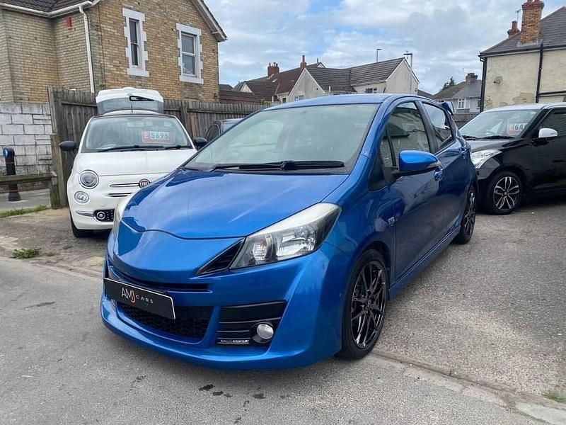 Used Toyota Vitz 2014 Blue Hatchback