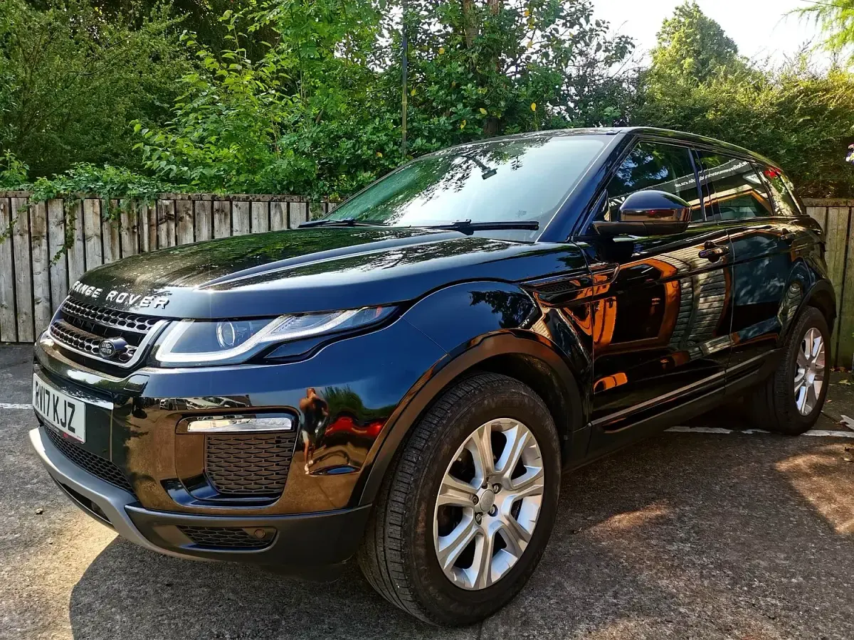 Used Land Rover Range Rover evoque SE 150 HP (110 kW) 2017 Black Estate