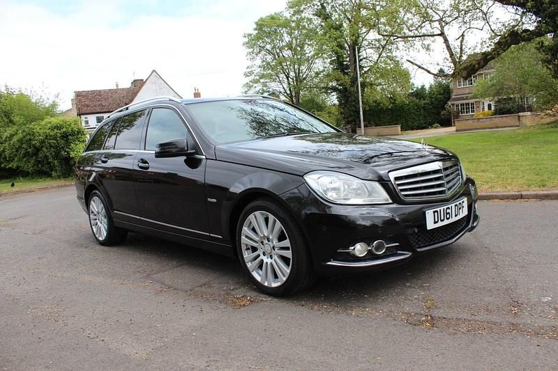Begagnad Mercedes C250 Elegance 2011 Svart Kombi