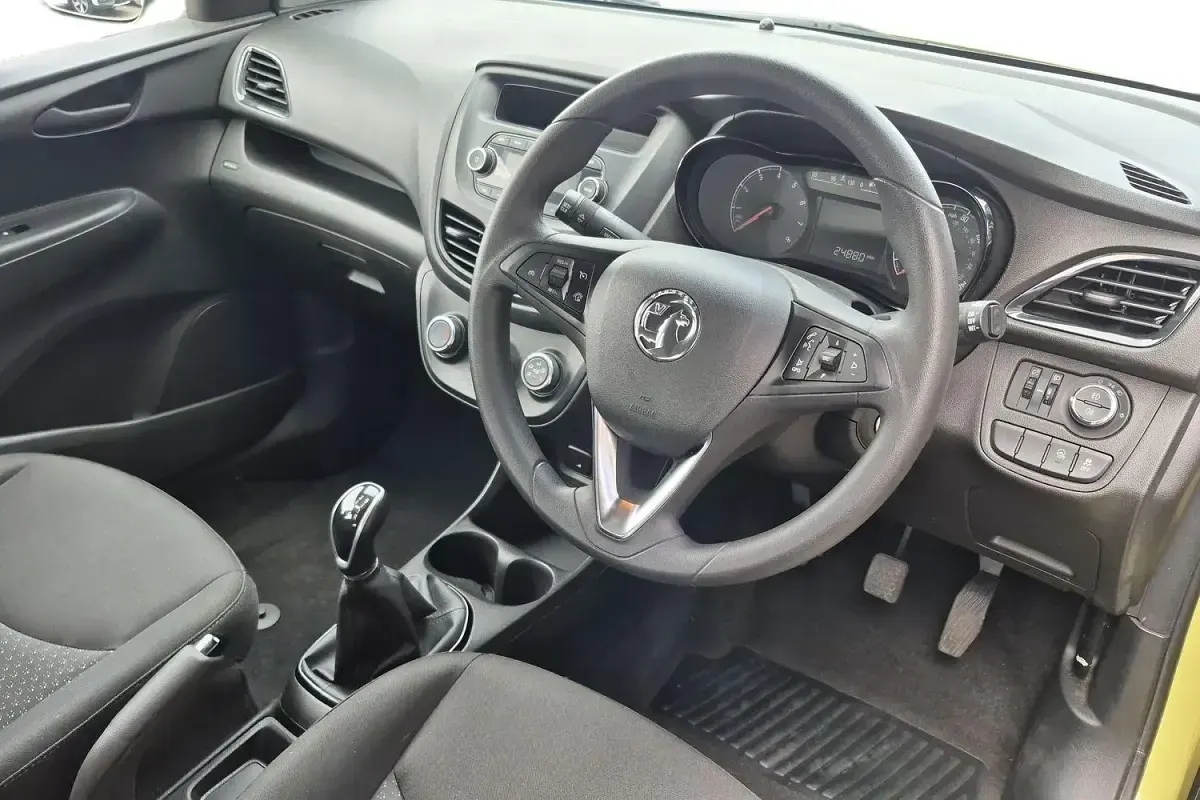 Used Vauxhall Viva 75 HP (55 kW) 2018 Green Hatchback