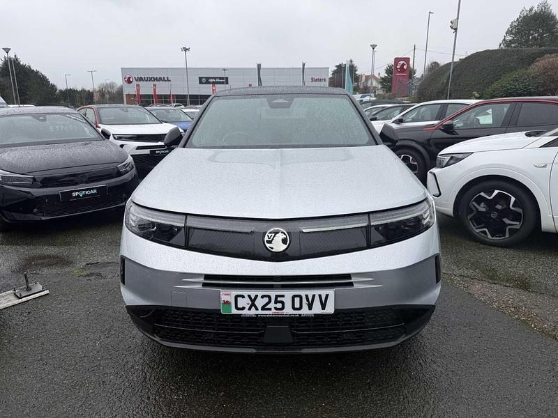 Used Vauxhall Grandland X GSe 134 HP (98 kW) 2025 Grey SUV
