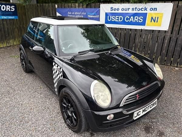Black Used 2004 Mini ONE Hatch Hatchback | £1,995 - Image 1/4