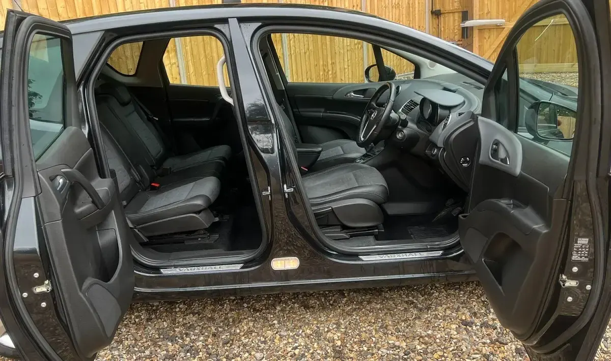 Used Vauxhall Meriva 2013 Black MPV