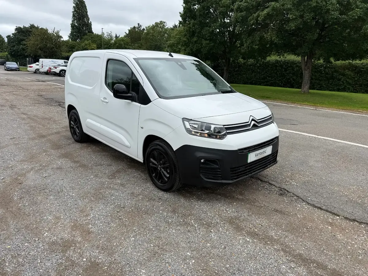 Used Citroën e-Berlingo 100 kW (136 HP) 2022 White MPV