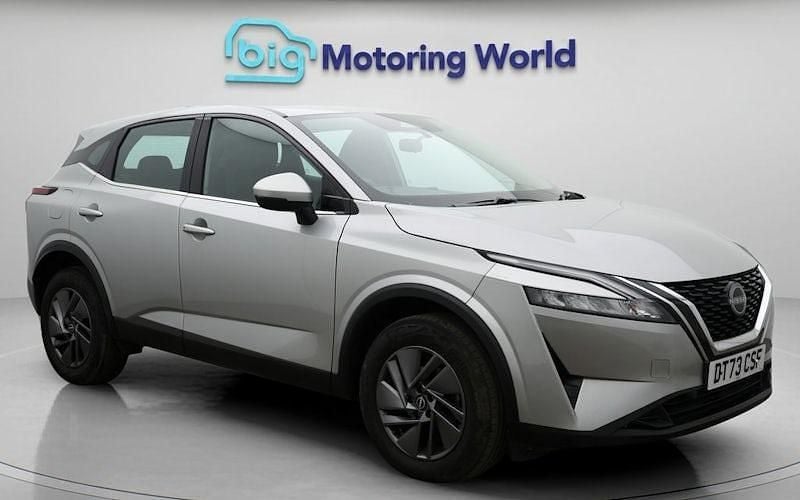 Used Nissan Qashqai Acenta Premium 140 HP (102 kW) 2023 Silver SUV
