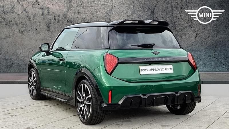 Used Mini Cooper Hatch 113 kW (154 HP) 2025 Green Hatchback