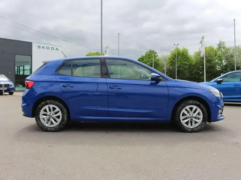 Ny Skoda Fabia SE 80 HK (58 kW) 2025 Blå Halvkombi