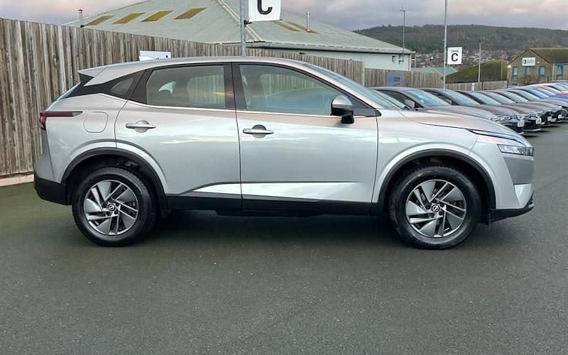 Used Nissan Qashqai Acenta Premium 158 HP (116 kW) 2023 Silver SUV