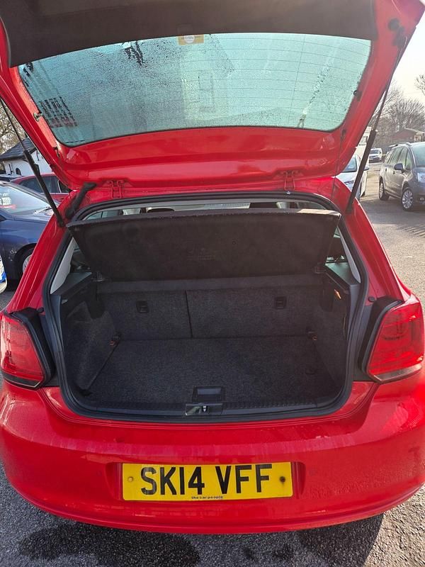 Used VW Polo Edition 60 HP (44 kW) 2014 Red Hatchback