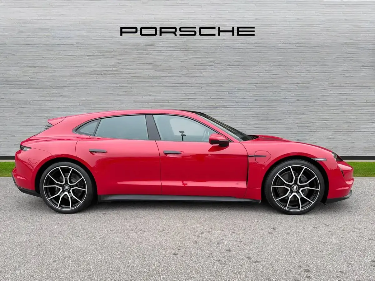 Used Porsche Taycan 350 kW (476 HP) 2023 Red Estate