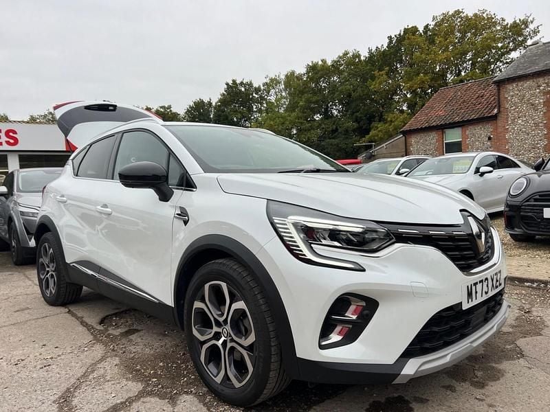 White Used 2023 Renault Captur Techno SUV | £17,495 (Fair price) - Image 1/3