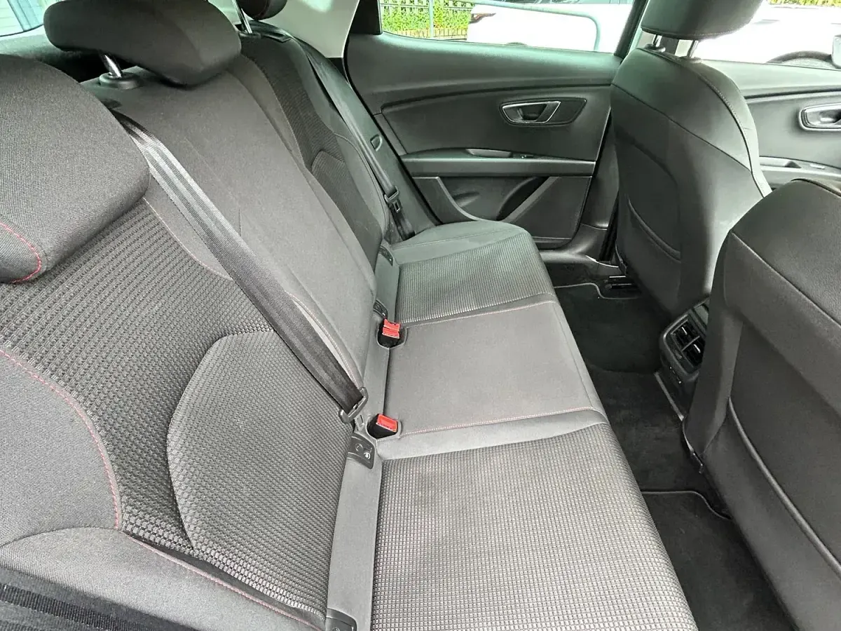 Used Seat Leon FR 125 HP (91 kW) 2018 Black Hatchback