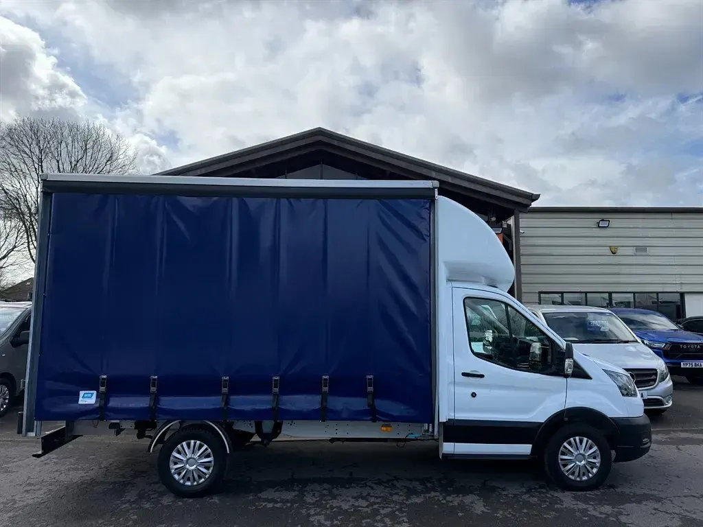 Used Ford Transit 130 HP (95 kW) 2022 White Cabriolet