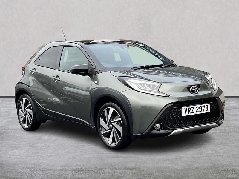 Green Used 2023 Toyota Aygo Hatchback | £14,599 (A bit pricey) - Image 1/4