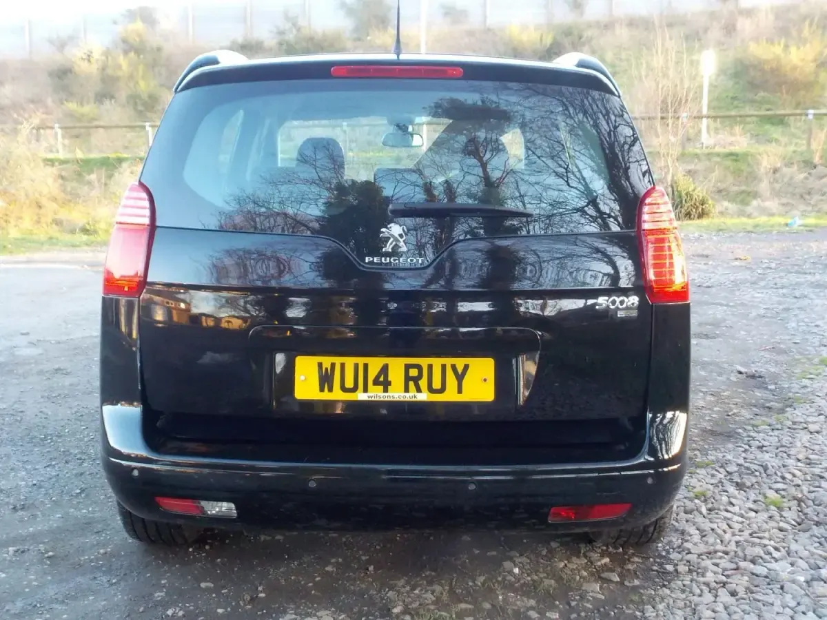 Używany Peugeot 5008 Active 115 KM (84 kW) 2014 Czarny Minivan