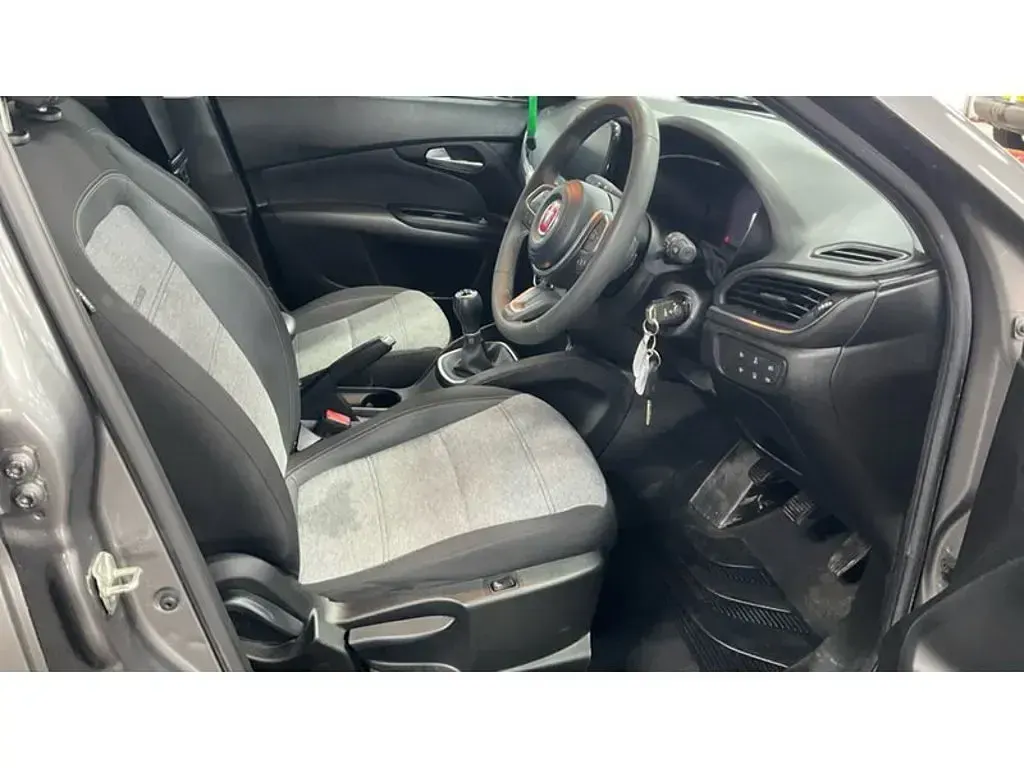 Used Fiat Tipo Cross 2022 Colosseo grey Hatchback