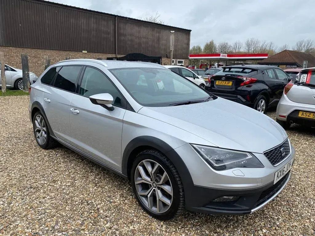 Used Seat Leon X-Perience SE Technology 184 HP (135 kW) 2016 Silver Estate