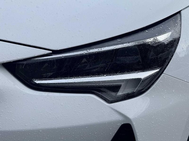 Used Vauxhall Corsa Edition 99 HP (72 kW) 2022 White Hatchback