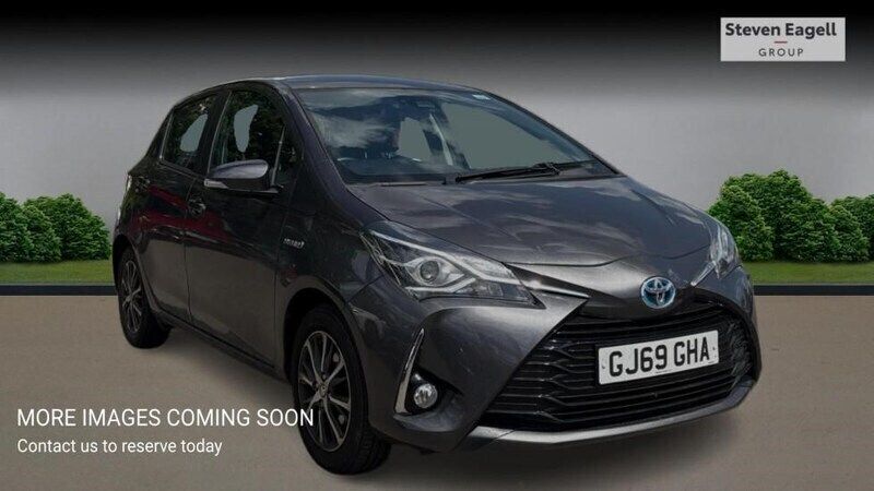 Grey Used 2019 Toyota Yaris Hybrid Hatchback | £12,554 (Good price) - Image 1/4