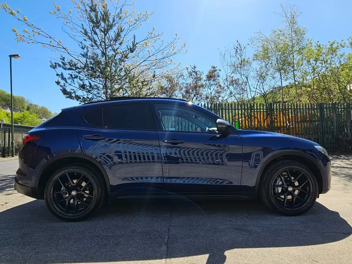 Used Alfa Romeo Stelvio 200 HP (147 kW) 2019 Blue SUV