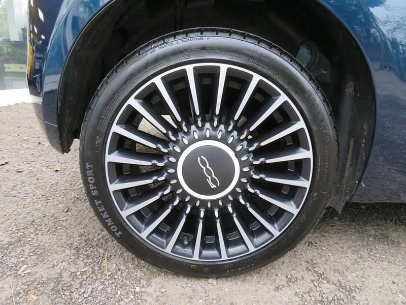 Used Fiat 500 Launch Edition 70 HP (51 kW) 2020 Blue Hatchback