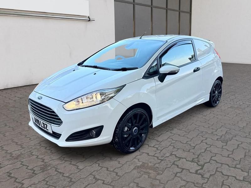 Used Ford Fiesta Trend 2011 White Van