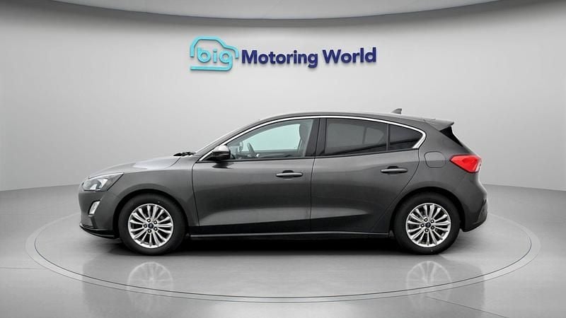 Used Ford Focus Titanium 125 HP (91 kW) 2019 Grey Hatchback