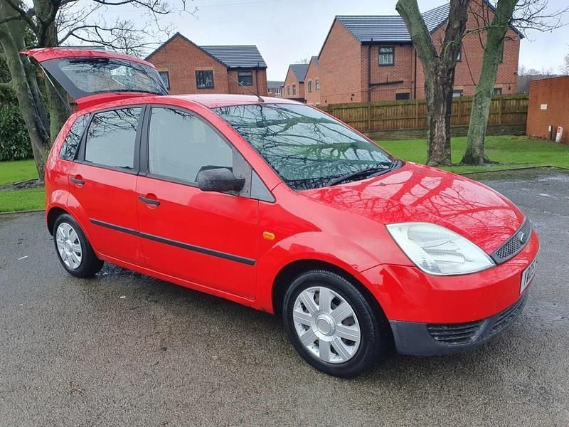 Used Ford Fiesta Studio 75 HP (55 kW) 2005 Red Hatchback