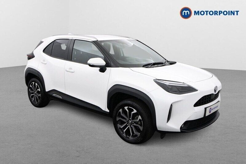 White Used 2022 Toyota Yaris Hybrid Design Estate | £20,699 (Good price) - Image 1/4